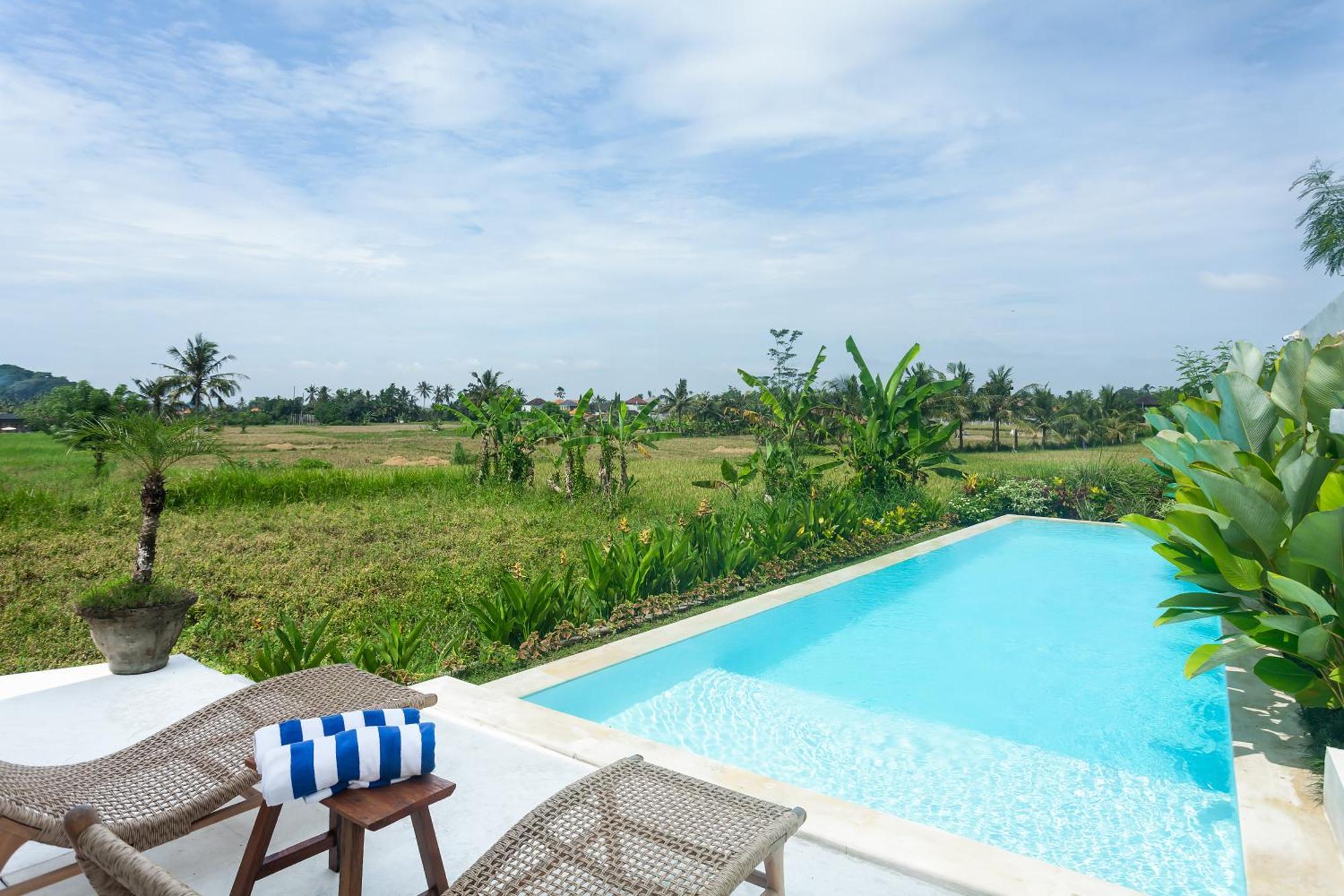 Romantic Serenity In Villa *
